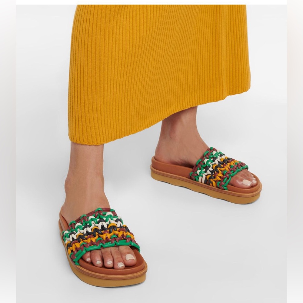 Chloe Wavy Platform Sandals 36